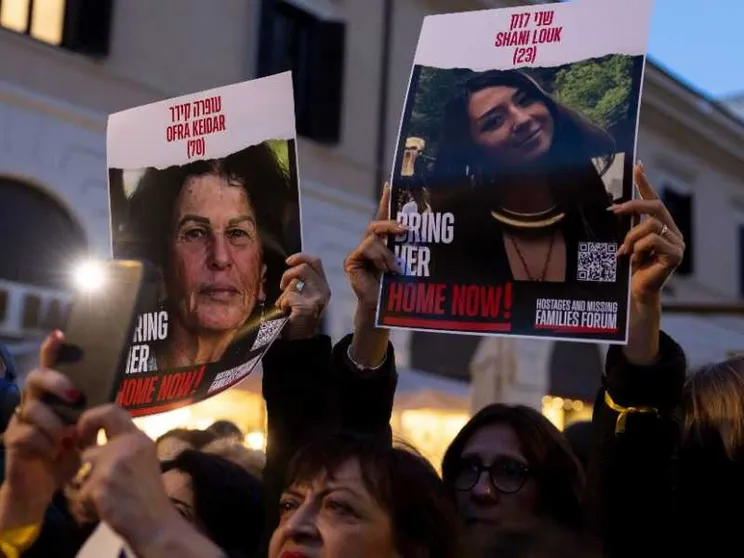 Violenza sessuale, si rompe l'omertà. Ma sul corteo delle donne è scontro