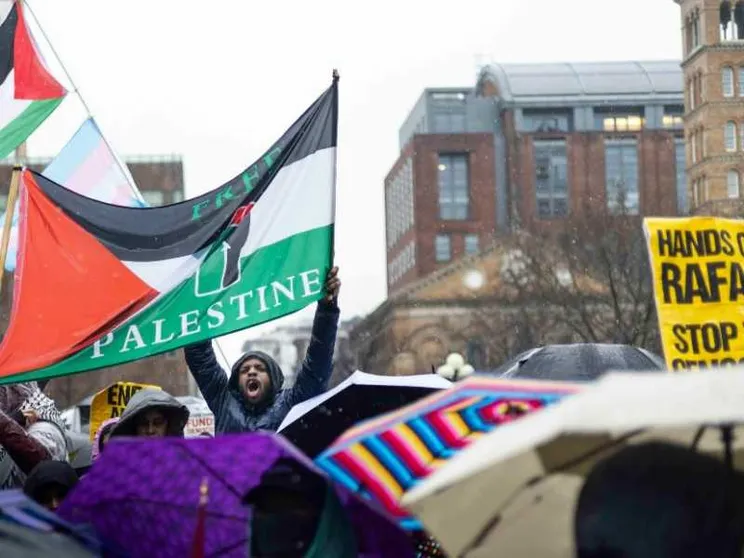 La cultura woke venata di gnosticismo condanna l'Occidente e sta con Hamas