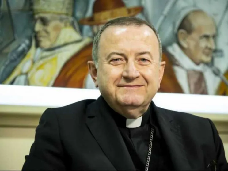 L'arcivescovo Ghizzoni: «Con le vittime degli abusi, sempre»