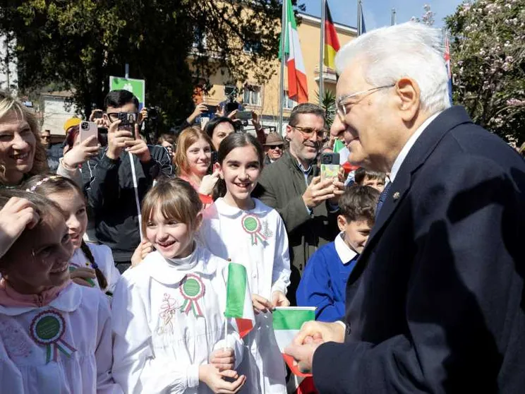 Mattarella nel segno di San Benedetto: «Compito della Ue è costruire la pace»