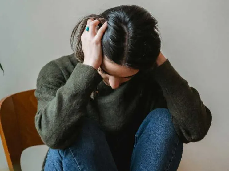 Solitudini, dipendenze, disagio: in crisi la salute mentale dei giovani