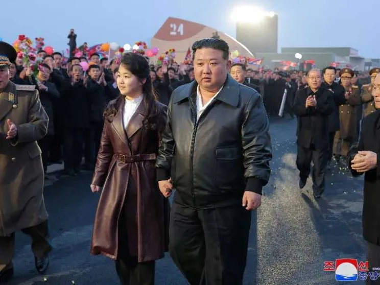 La giovanissima Kim, a 10 anni, è già la «guida» del Paese