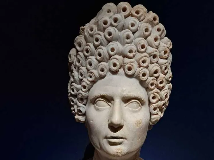 Ma come porti i capelli bella statua: arte e capigliature a Vicenza