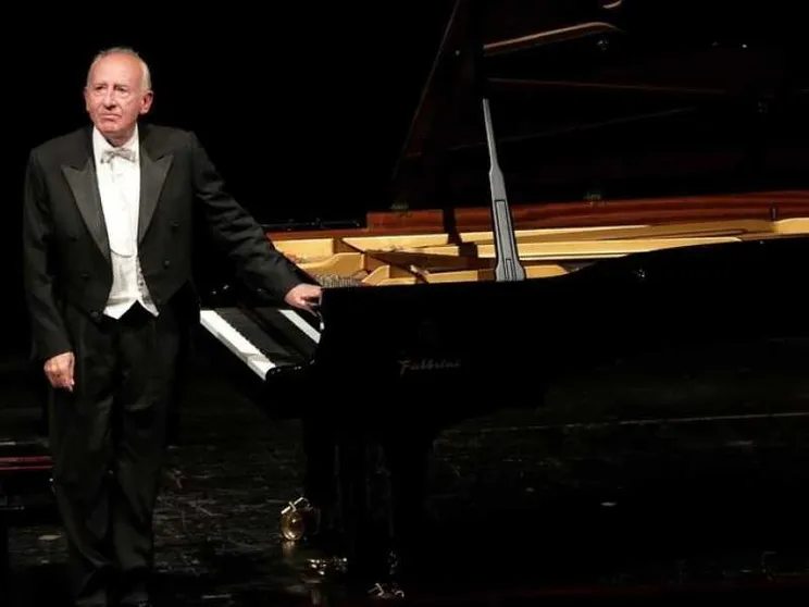 Addio a Maurizio Pollini, il pianista che suonava la classica per il popolo