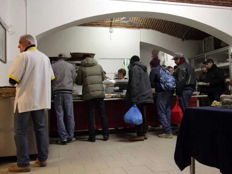 Quasi due milioni di italiani sono senza cibo. Serve aiuto