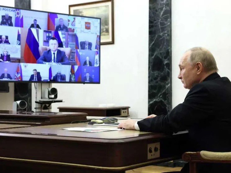 Putin insiste: «I terroristi addestrati da Kiev». Accuse anche a Usa e Ue