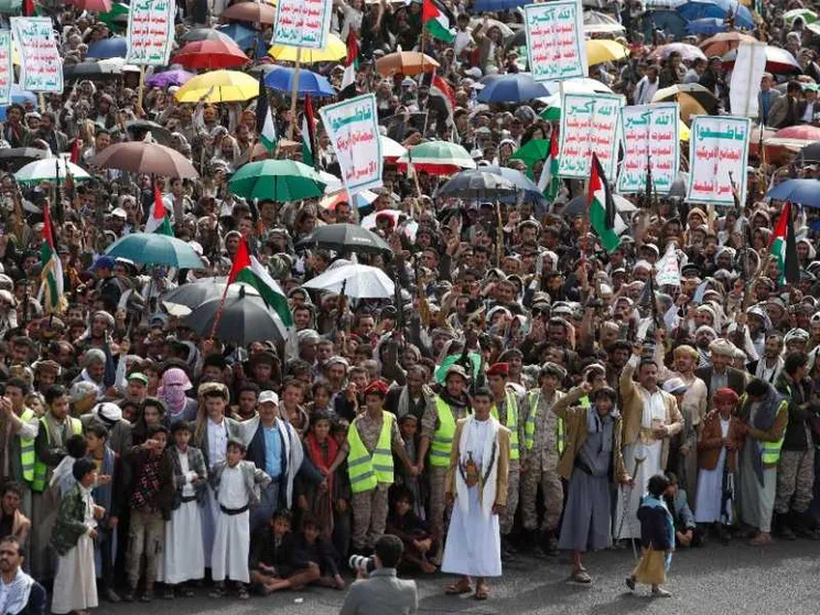 Gli Houthi provocano: 82 attacchi, un flop la missione Usa