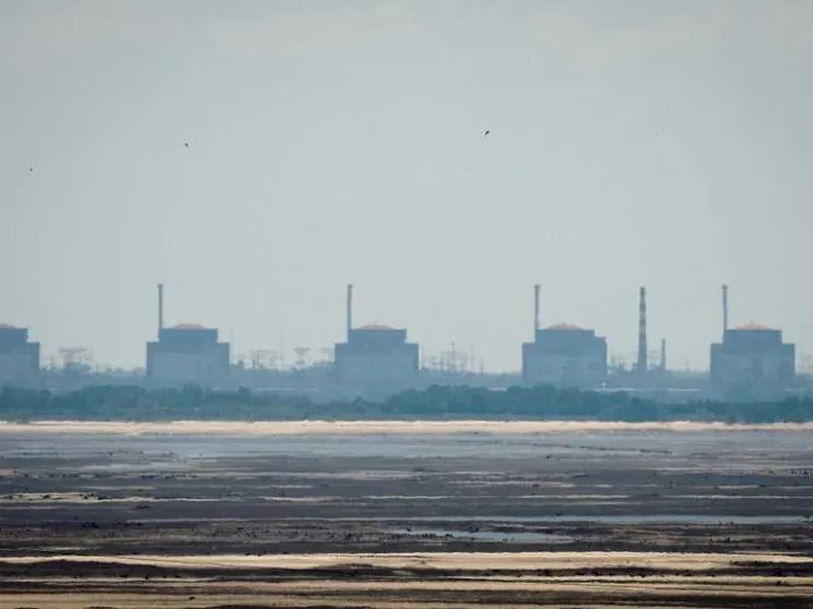 Attaccato l'impianto di Zaporizhzhia: cresce il rischio di incidente nucleare