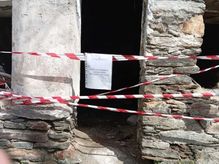 Donna trovata morta in un rudere: arrestato un giovane a Lione