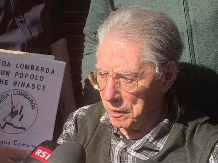 Bossi “scomunica” Salvini: «Alla Lega serve un nuovo leader»