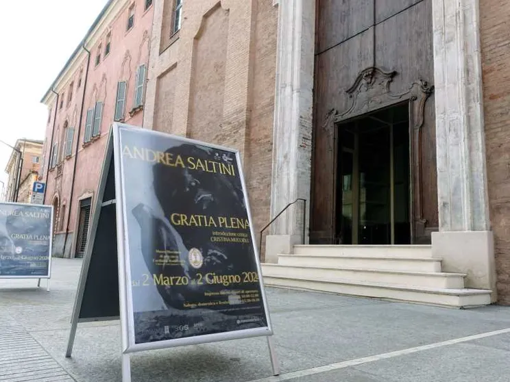 Dopo l'aggressione e le accuse di blasfemia, chiude la mostra
