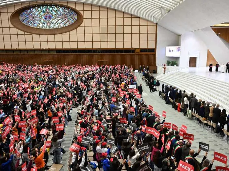 Il Papa alle Scuole per la pace: «Siate protagonisti del futuro»