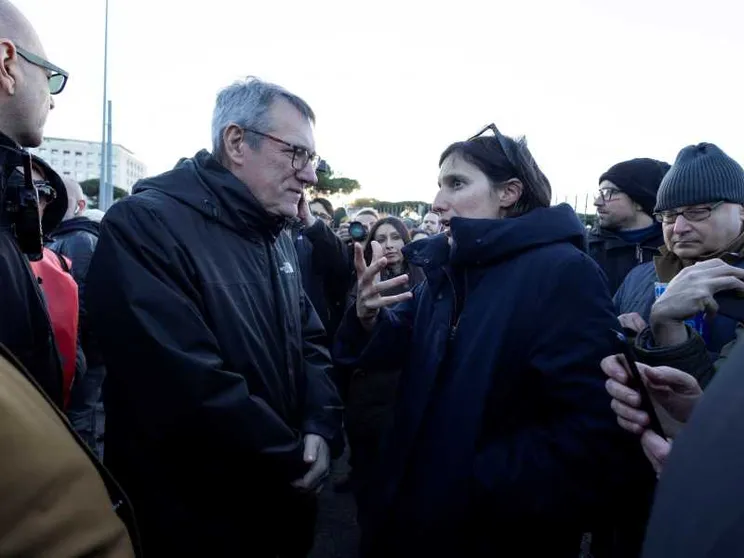 Il «no» al Jobs Act di Schlein spacca il Pd