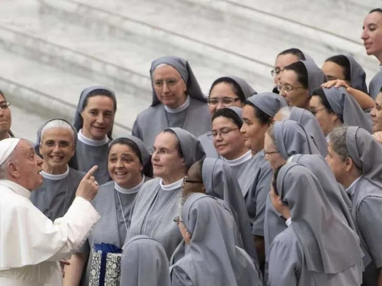 Urgente e necessario smaschilizzare la Chiesa: lo chiede il Papa