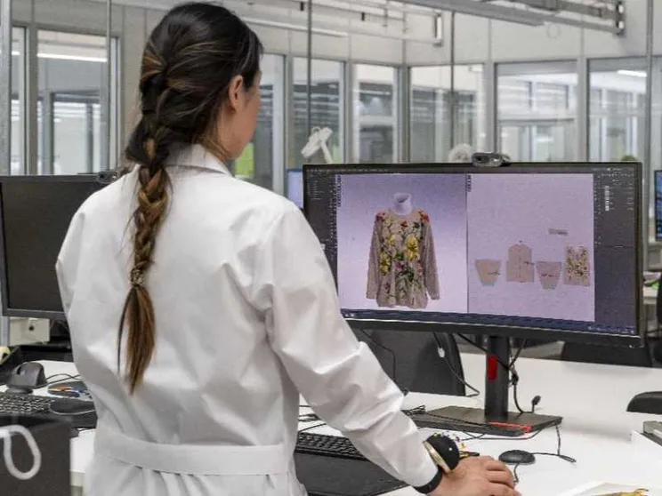 Prada investe nell’intelligenza «artigianale» formando nuovi talenti