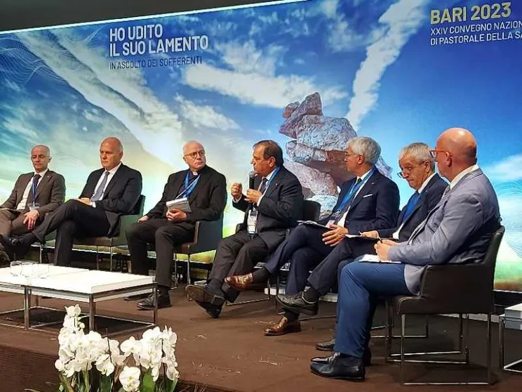 Angelelli (Cei): «Salute, persone che curano persone»