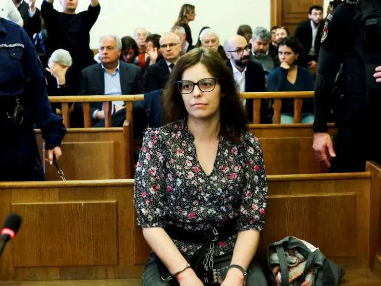 Dall'arresto alle catene in aula: ecco le tappe della vicenda Salis