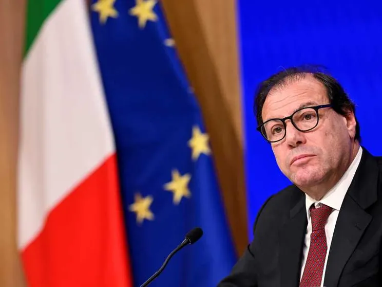 Torna il redditometro, anzi no. Protesta il centrodestra, Leo precisa