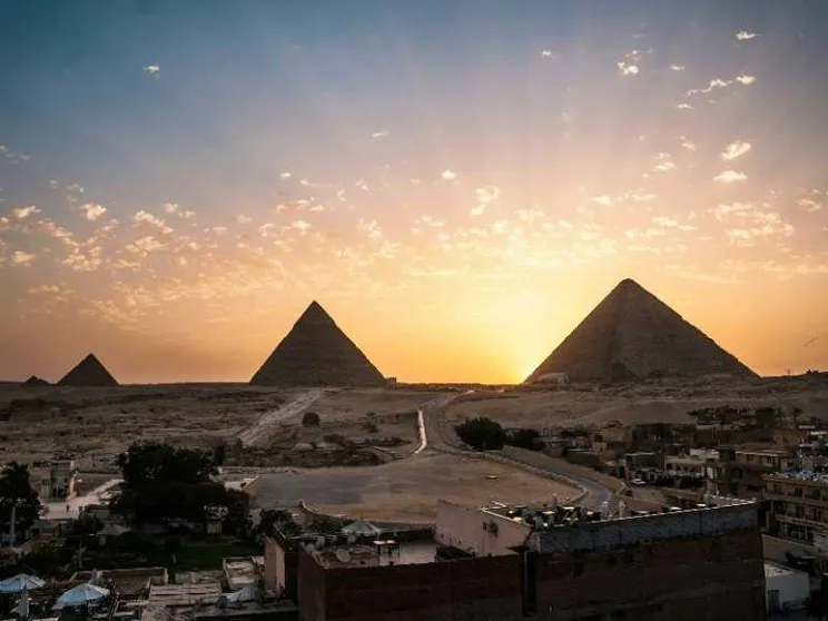 Le piramidi furono costruite a Giza perché una volta lì c'era il Nilo?