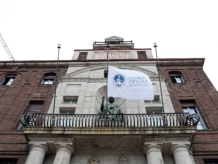 L'omaggio di docenti e studenti al rettore scomparso Anelli