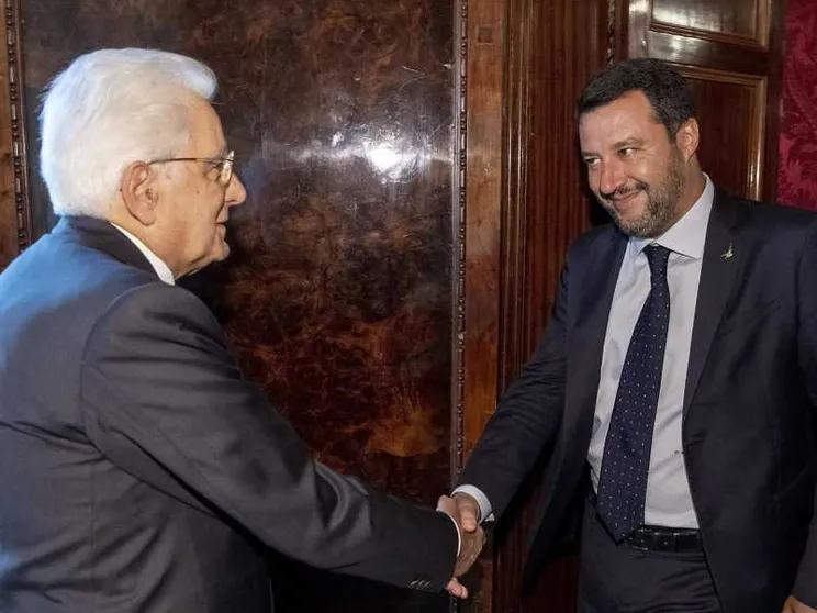 Retromarcia di Salvini: io e la Lega con Mattarella