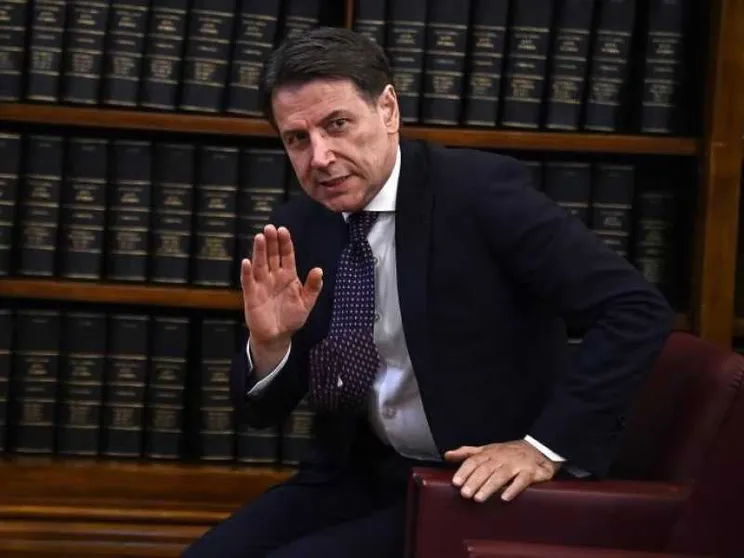 «Non sosterremo una Commissione di guerra. Meloni tradisce il popolo»