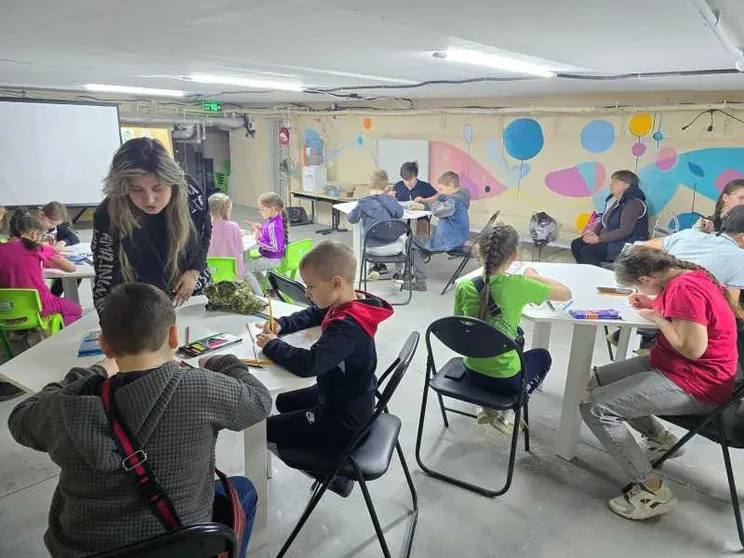 A Kherson la scuola delle catacombe. Putin minaccia: missili contro la Nato