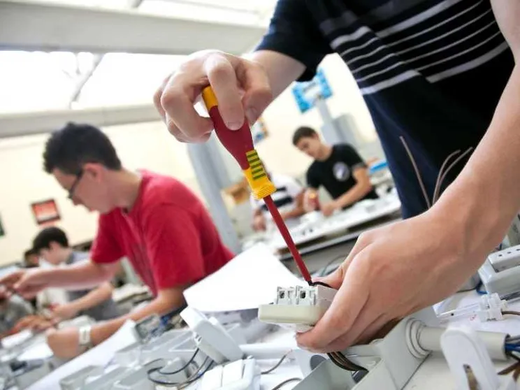 Redditi e imprese: che cosa c'è nei programmi dei partiti