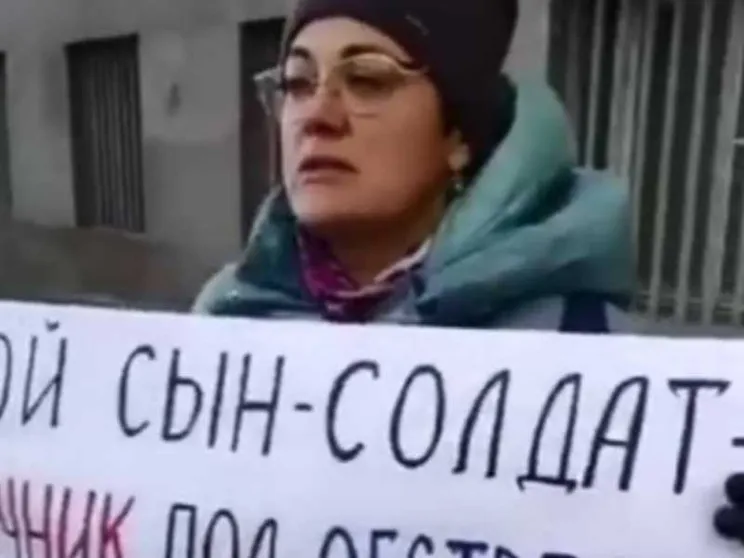 Con le carrozzine al ministero: il coraggio di Mosca rimane “donna”