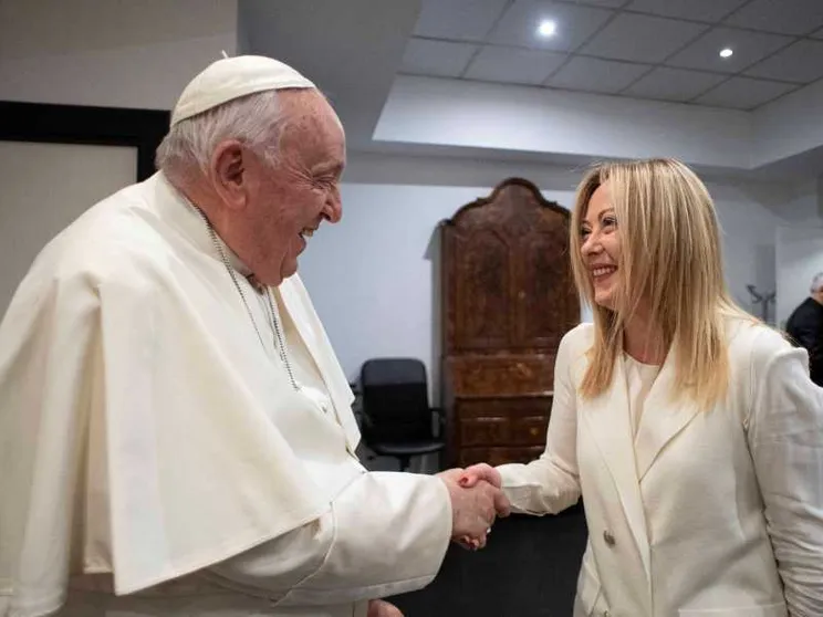 Un discorso e dieci bilaterali per Francesco. Pace, povertà e IA i temi