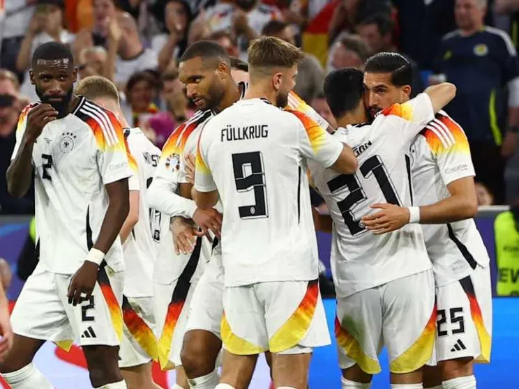 Germania a valanga sulla Scozia