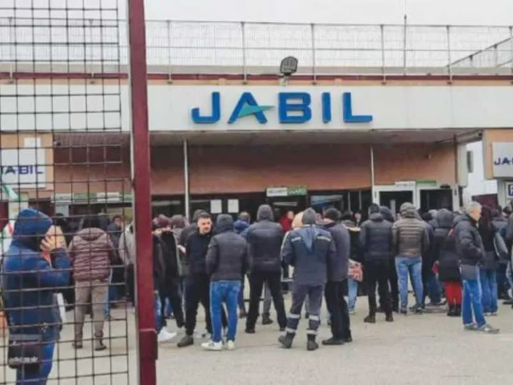 Il vescovo di Caserta ha scritto a Biden per salvare gli operai di Marcianise