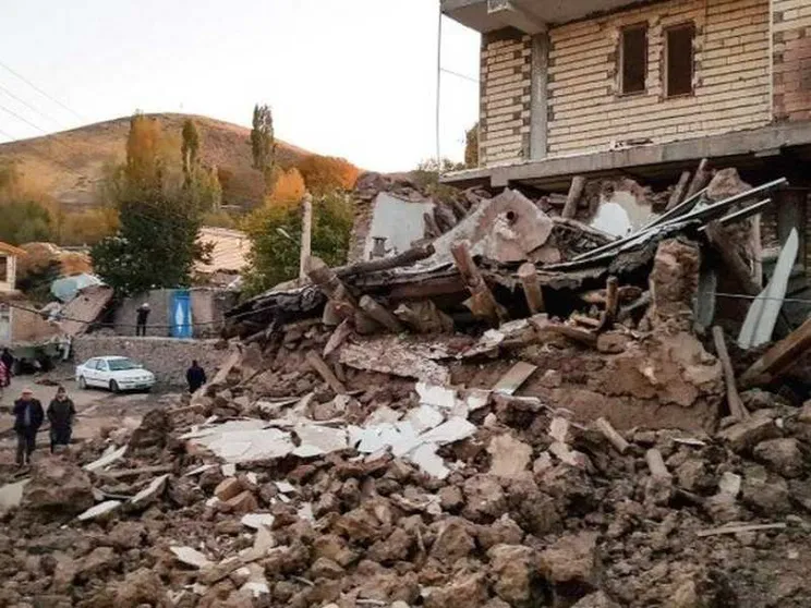 Forte terremoto in Iran, prime vittime