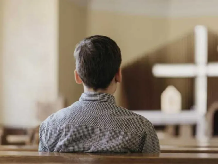 Cosa ci dice di noi (e di Dio) la Via Crucis di un giovane gay