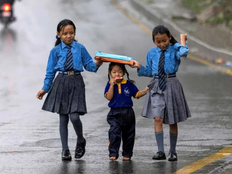 Cinque mesi sotto la pioggia: la quotidianità dei nepalesi