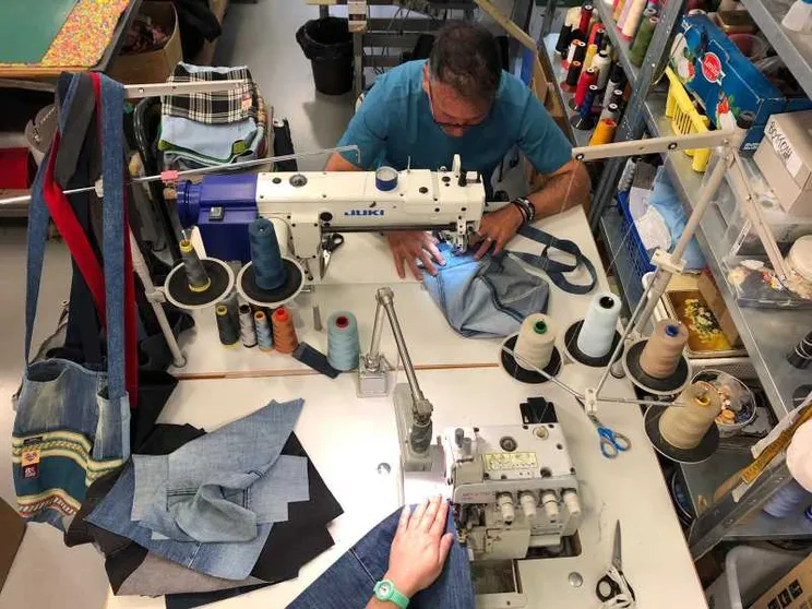 Lavoro, cura, relazioni: a Trieste la sartoria sociale in nome di Basaglia