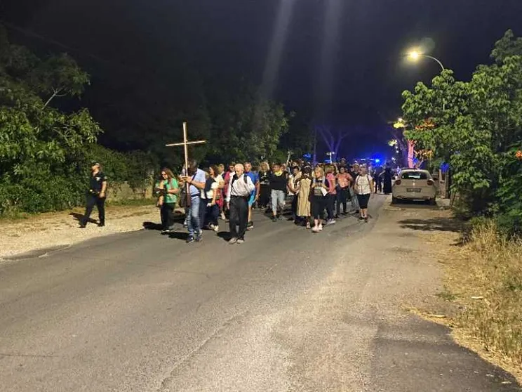 Il pellegrinaggio notturno alla casa del martirio di santa Maria Goretti