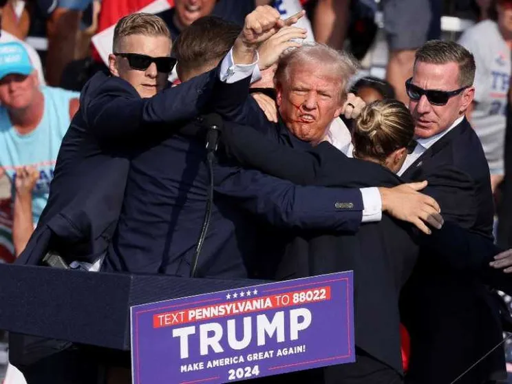 Attentato a Trump, ferito a un orecchio. Che succede adesso in America?
