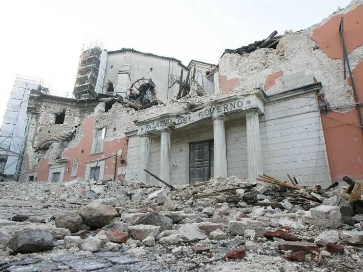 Per i giudici se i 7 studenti sono morti nel terremoto è stata «colpa loro»