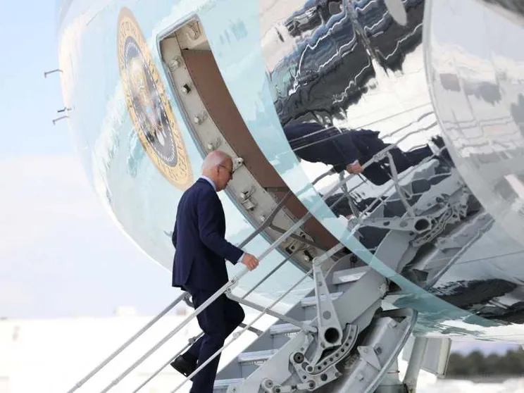 Biden ha il Covid e per la prima volta valuta il ritiro