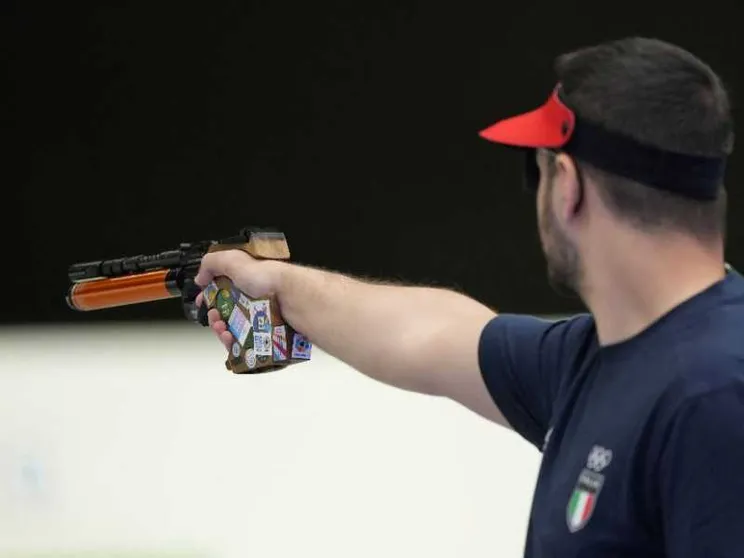 La domenica bestiale dei pistoleri e dei nuotatori
