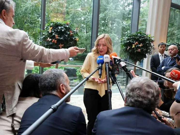 Meloni: i rapporti con l'Ue non peggiorano, la Cina smetta di sostenere Mosca
