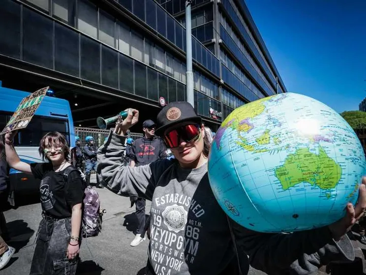 I media poco attenti alla crisi climatica, ma "Avvenire" è promosso