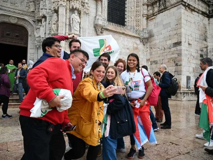 Missionari nel continente digitale: il primo annuncio ora passa dal Web