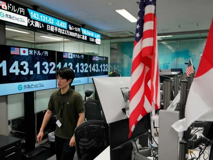 Borse in picchiata, pressing sulla Fed: scommessa su taglio dei tassi