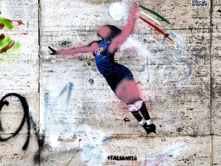 Lo spray rosa, le polemiche: cosa è successo al murale per Paola Egonu