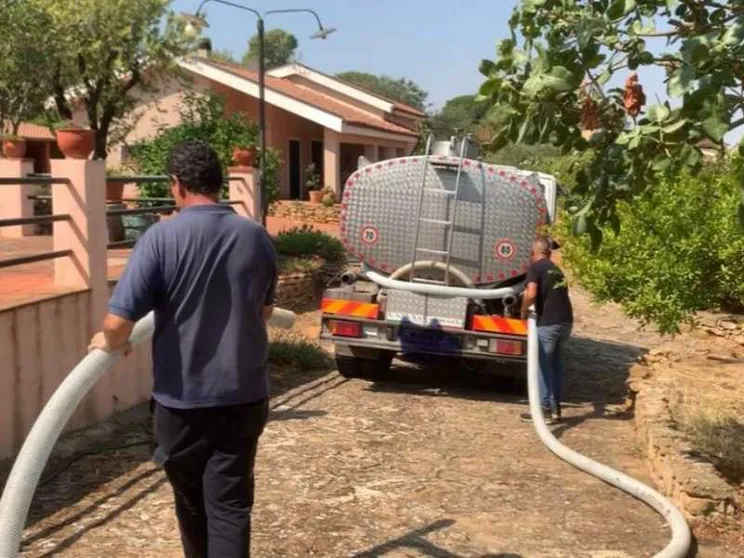 Nel quartiere senz'acqua da 64 giorni. «A Caltanissetta sistema in tilt»