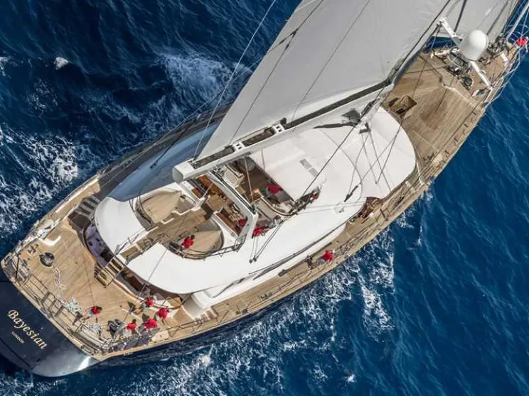 La tempesta, l'Sos, il naufragio: cosa è successo allo yacht Bayesian