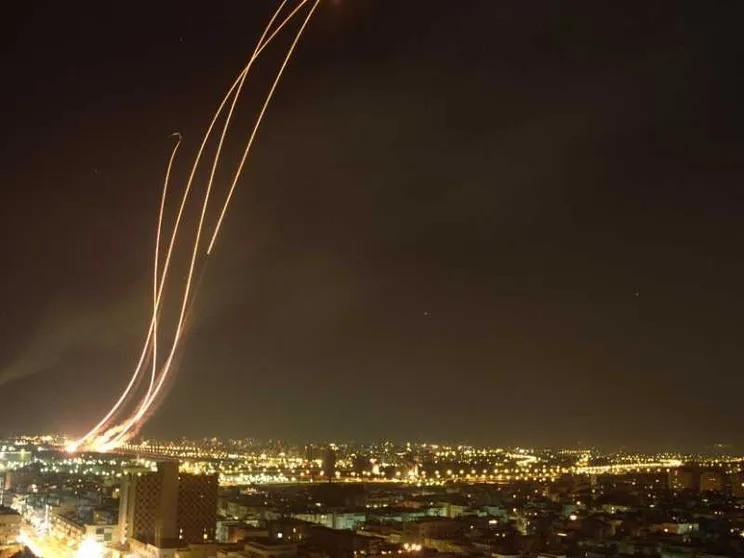 Le maschere antigas all'Hilton: bere champagne, scoprire la guerra