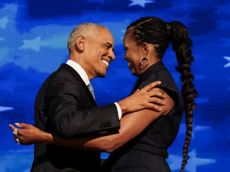 Gli Obama blindano Harris: «Yes, she can». E la campagna fa il record di incassi